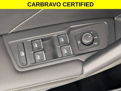 Used 2022 Volkswagen Tiguan SE AWD/4WD image 12
