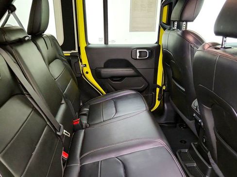 Used 2023 Jeep Wrangler Unlimited Sahara w/ Cold Weather Group AWD/4WD image 23