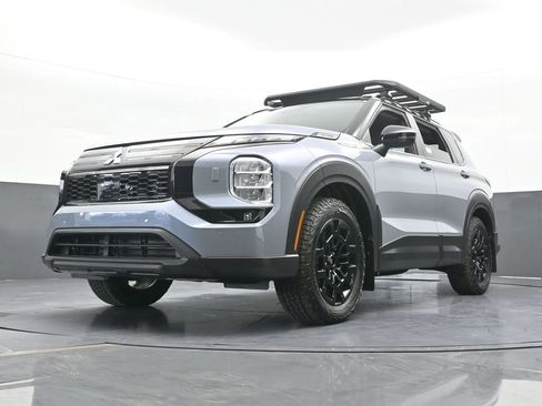 New 2025 Mitsubishi Outlander image 67