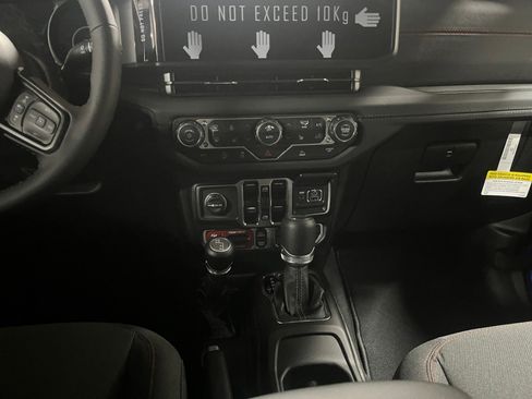 New 2026 Jeep Gladiator Rubicon AWD/4WD image 11
