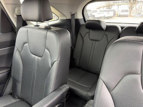 Used 2023 Kia Sorento EX w/ Panoramic Sunroof Package image 9