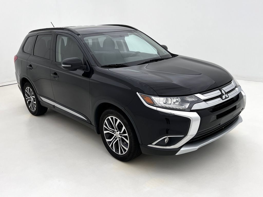 Used 2016 Mitsubishi Outlander SEL AWD/4WD image 2