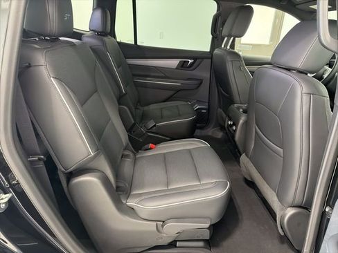 Used 2025 Buick Enclave Sport Touring image 24