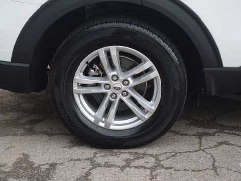 Used 2023 Ford Explorer XLT w/ Equipment Group 202A AWD/4WD image 28