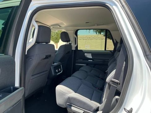 Used 2025 Ford Expedition Active RWD image 13