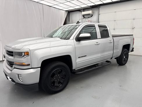 Used 2019 Chevrolet Silverado 1500 LT w/ All Star Edition AWD/4WD image 3