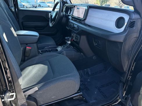 Used 2024 Jeep Wrangler Unlimited w/ Convenience Group image 11