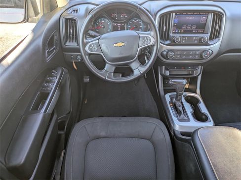 Used 2021 Chevrolet Colorado LT w/ LT Convenience Package image 18