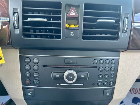 Used 2011 Mercedes-Benz GLK 350 4MATIC image 22