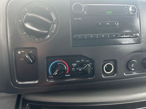 Used 2012 Ford E-150 and Econoline 150 RWD image 13