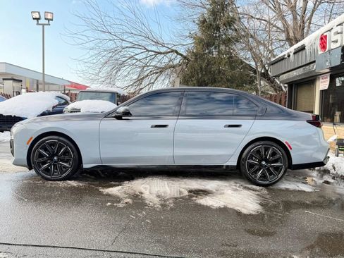 Used 2023 BMW 760i xDrive w/ Parking Assistance Package image 8