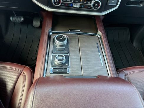 Used 2022 Ford Expedition Limited AWD/4WD image 23