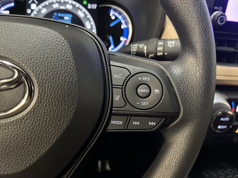 Used 2025 Toyota RAV4 XLE w/ Convenience Package image 31