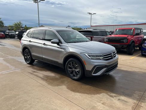 Used 2022 Volkswagen Tiguan SE AWD/4WD image 4