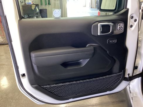 New 2026 Jeep Wrangler Unlimited Rubicon AWD/4WD image 10