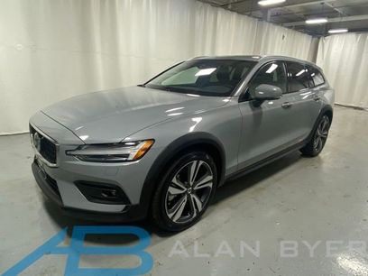Used 2025 Volvo V60 B5 Cross Country Plus