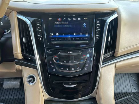 Used 2018 Cadillac Escalade ESV Platinum image 31