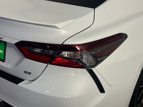 Used 2024 Toyota Camry SE w/ Convenience Package FWD image 34