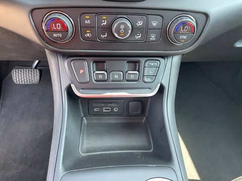 Used 2021 GMC Terrain SLT AWD/4WD image 24