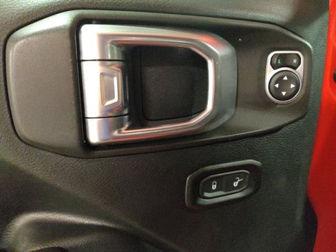 Used 2018 Jeep Wrangler Unlimited Sport S image 27