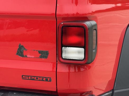 Used 2020 Jeep Gladiator Sport w/ Quick Order Package 24S AWD/4WD image 11