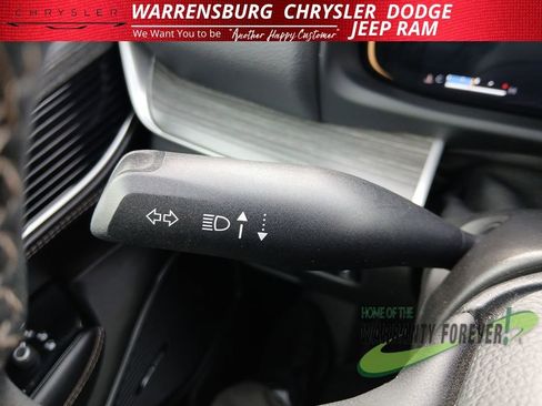 Used 2024 Jeep Wagoneer L Series II w/ Flexible Seating Group image 20