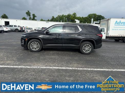 Used 2023 Chevrolet Traverse LT FWD image 3