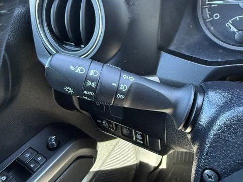 Certified 2021 Toyota Tacoma SR5 image 20