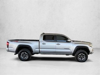 Used 2019 Toyota Tacoma TRD Off-Road w/ Technology Package AWD/4WD video 4