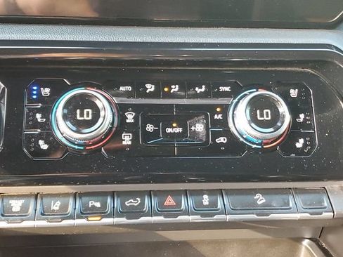 Used 2024 GMC Sierra 2500 AT4 w/ AT4 Premium Plus Package AWD/4WD image 23