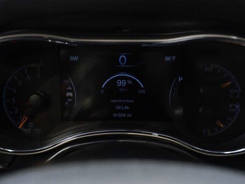 Used 2017 Jeep Grand Cherokee Overland w/ Jeep Active Safety Group RWD image 25
