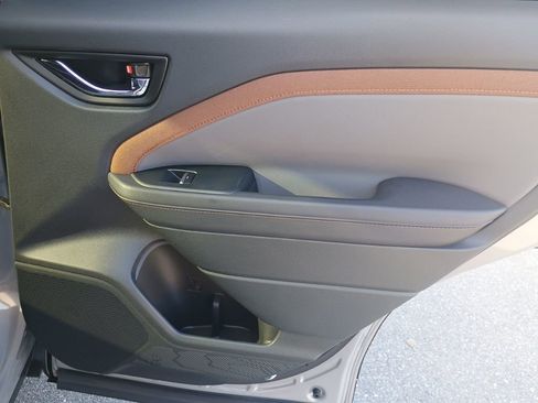 Used 2025 Subaru Forester Sport image 19