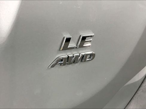 Used 2015 Toyota RAV4 LE AWD/4WD image 10
