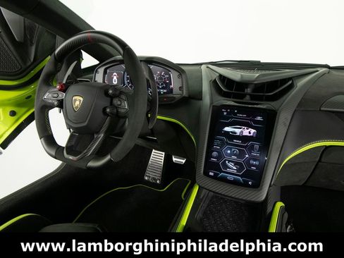 Used 2025 Lamborghini Revuelto AWD/4WD image 36