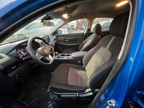 Used 2025 Nissan Sentra SV image 24