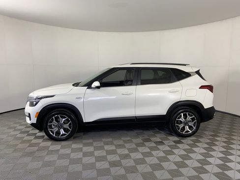 Used 2023 Kia Seltos EX image 6