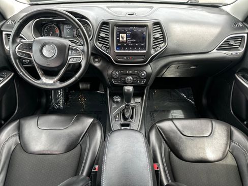 Used 2019 Jeep Cherokee Latitude Plus w/ Comfort/Convenience Group AWD/4WD image 35