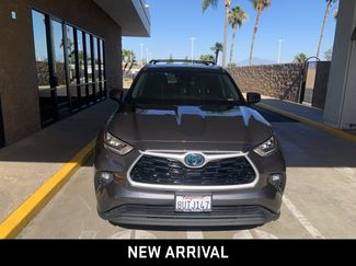 Used 2020 Toyota Highlander XLE FWD video 2