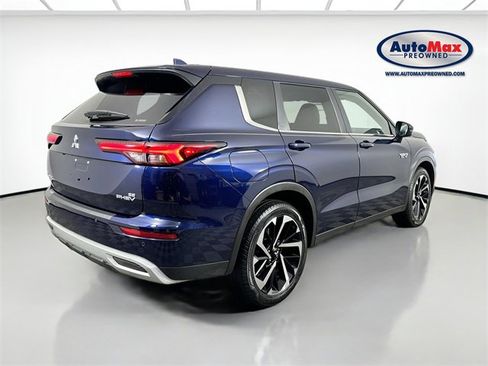 Used 2023 Mitsubishi Outlander SEL image 2