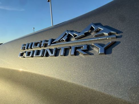 Used 2025 Chevrolet Silverado 1500 High Country w/ High Country Premium Package image 10