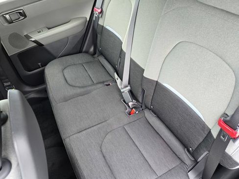 New 2027 Kia Seltos S FWD image 18