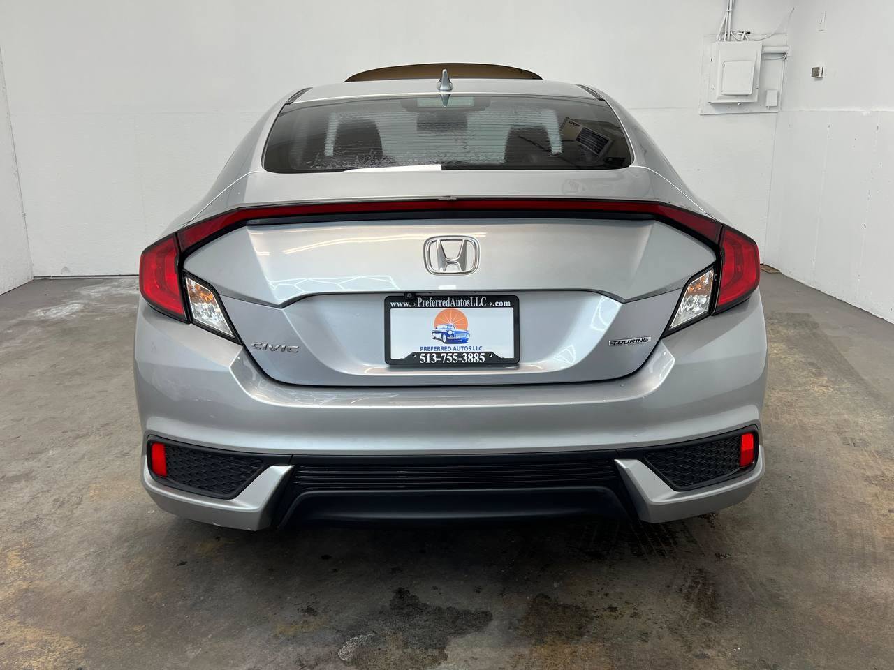 Used 2017 Honda Civic Touring image 5