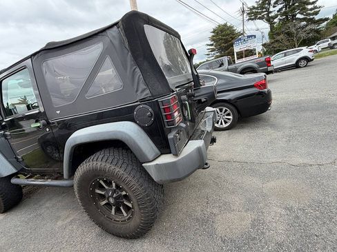 Used 2016 Jeep Wrangler Sport AWD/4WD image 11