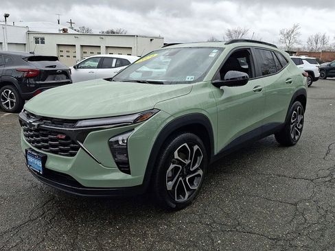 Certified 2024 Chevrolet Trax RS w/ Sunroof Package image 3