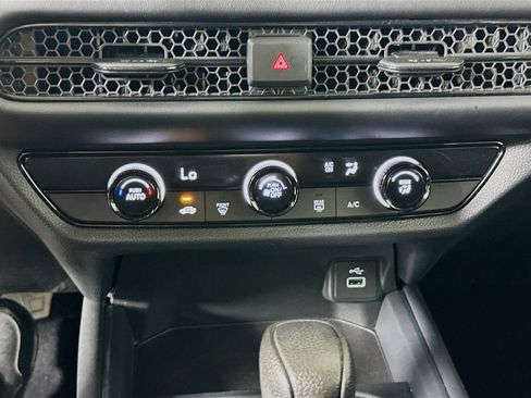Used 2025 Honda HR-V LX image 23