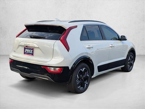 Used 2025 Kia Niro Wind FWD image 5