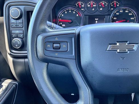 Used 2019 Chevrolet Silverado 1500 Custom Trail Boss AWD/4WD image 6