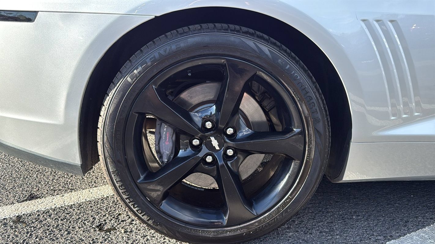 Used 2015 Chevrolet Camaro SS w/ RS Package RWD image 21