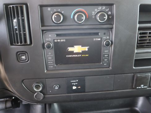 Used 2019 Chevrolet Express 3500 w/ Power Convenience Package image 25