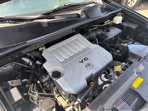 Used 2013 Toyota Highlander Limited image 25